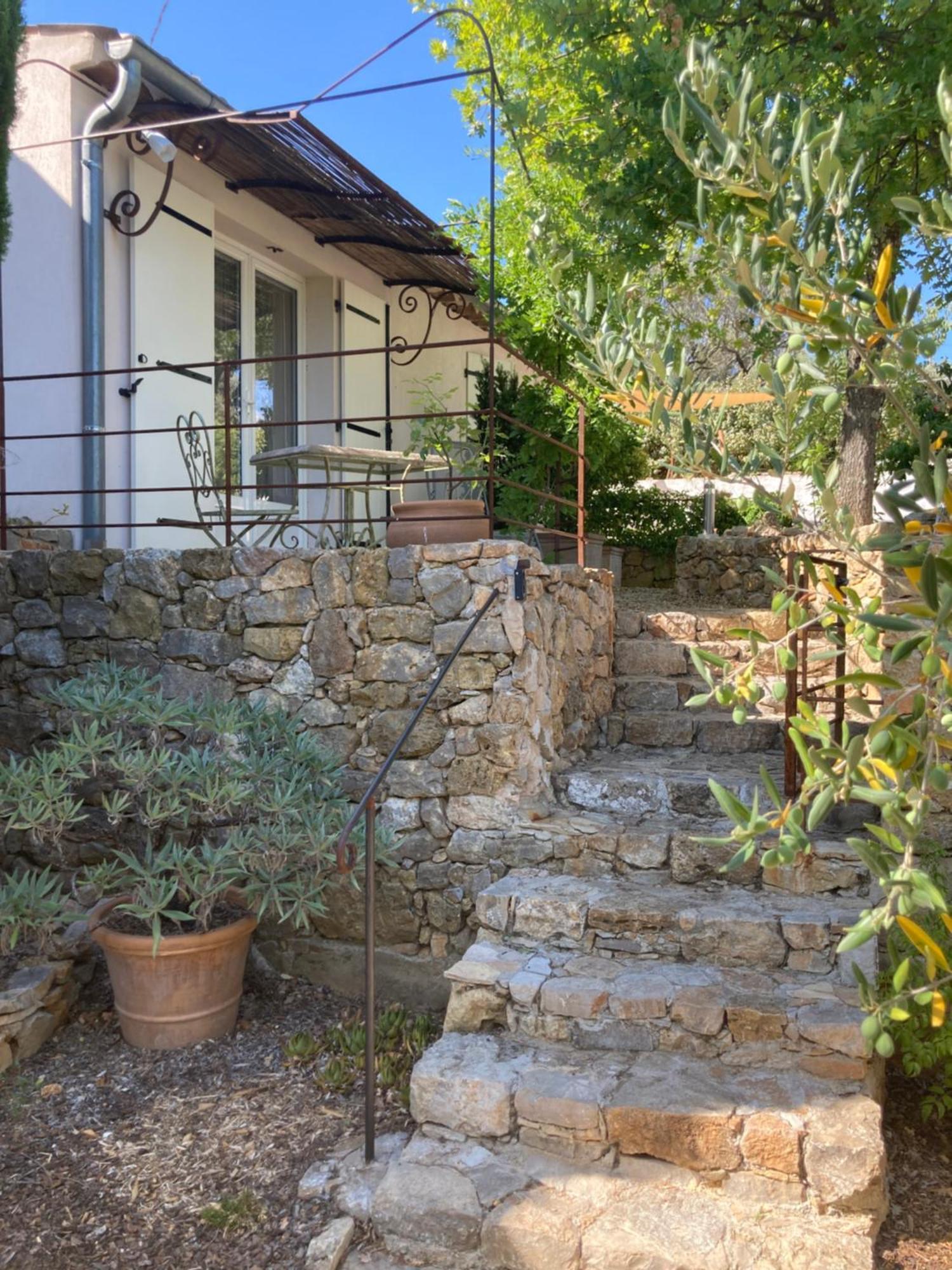 Hotel Maset Des Amandiers Cotignac Exterior foto